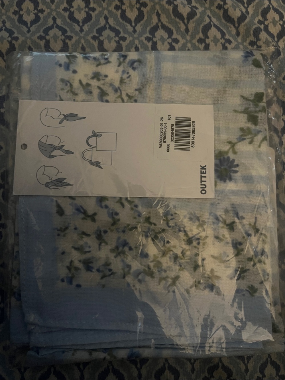 Old Navy Blue Floral Cotton Scarf - Picture 3 of 5